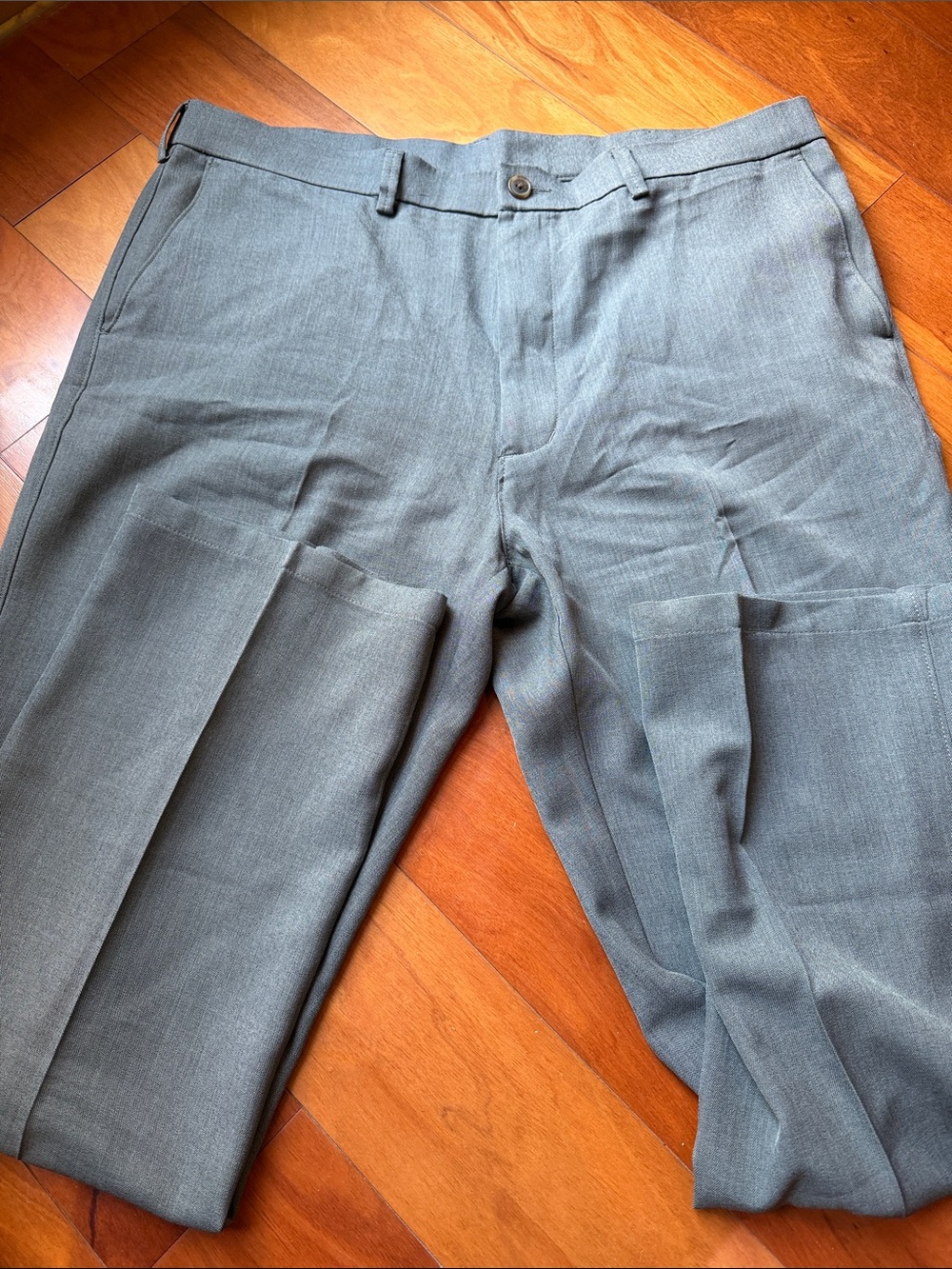 Haggar Men's Light Gray  Dress Pants